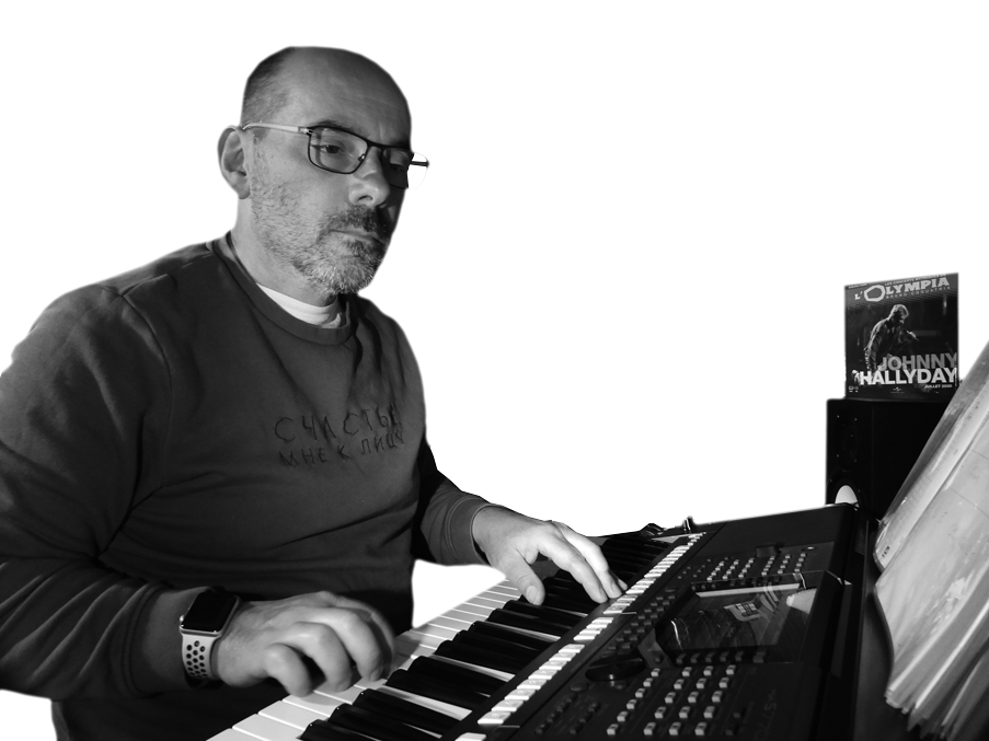Regis Brioude joue du clavier